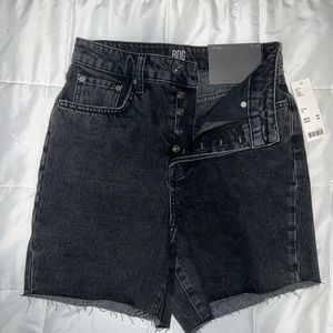 90s Long inseam short